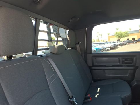 Used 2024 RAM 2500 Tradesman w/ Chrome Appearance Group AWD/4WD image 15