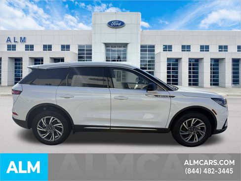 Used 2024 Lincoln Corsair Premiere image 6