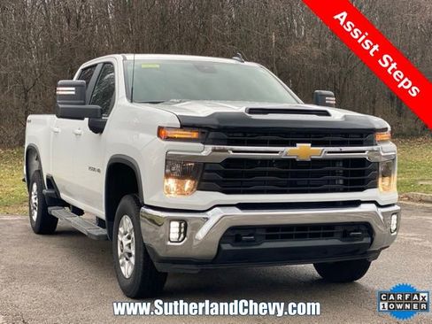 Used 2025 Chevrolet Silverado 2500 LT w/ Convenience Package AWD/4WD image 9