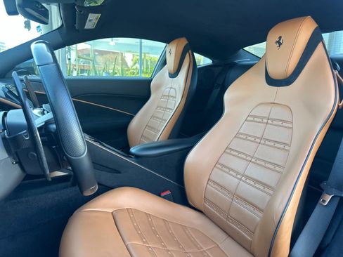 Used 2021 Ferrari Roma RWD image 5