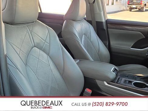 Used 2020 Toyota Highlander Platinum image 31