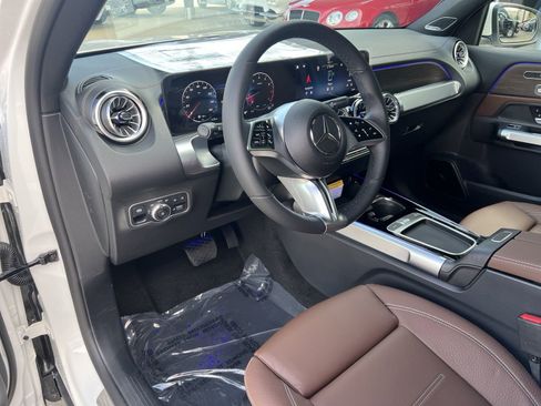 Certified 2025 Mercedes-Benz GLB 250 image 17