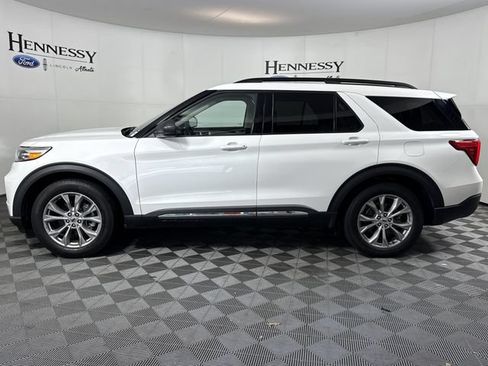 Used 2024 Ford Explorer XLT w/ Equipment Group 202A RWD image 21