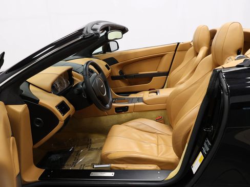 Used 2012 Aston Martin V8 Vantage V8 Convertible 2D image 12