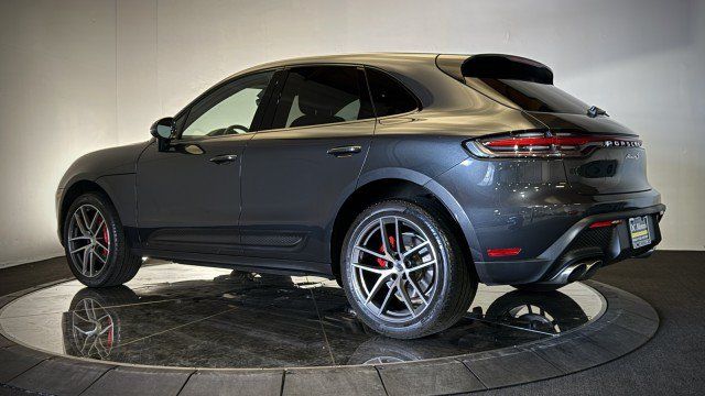 Used 2023 Porsche Macan S AWD/4WD image 3