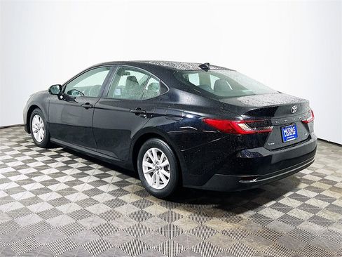 Used 2025 Toyota Camry LE image 6