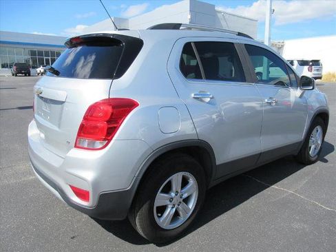 Used 2019 Chevrolet Trax LT w/ LT Convenience Package image 5
