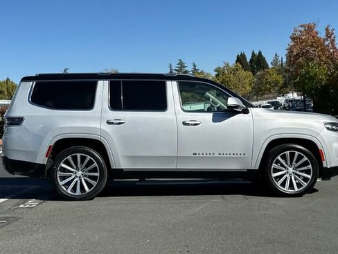 Used 2022 Jeep Grand Wagoneer Series II w/ Convenience Group III image 3