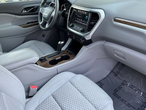 Used 2018 GMC Acadia SLE image 14