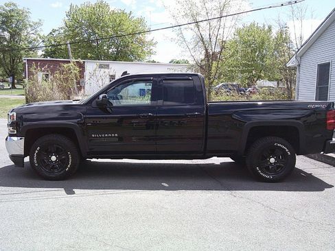 Used 2017 Chevrolet Silverado 1500 LT w/ All Star Edition AWD/4WD image 4