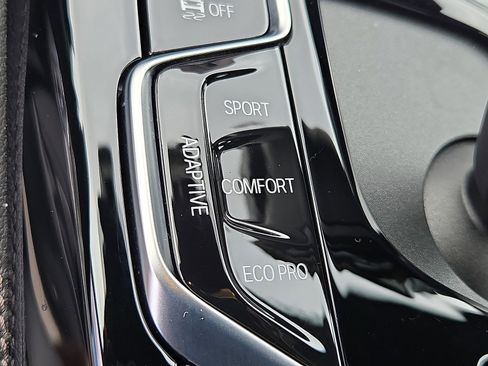 Used 2023 BMW M550i xDrive w/ Dynamic Handling Package image 25