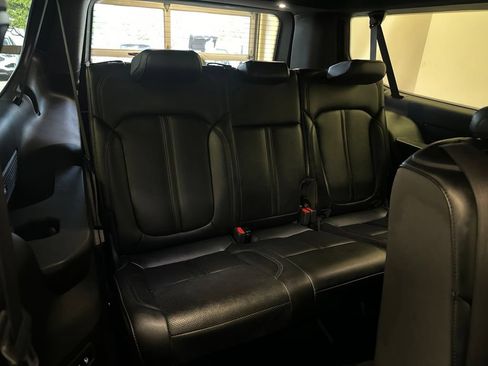 Used 2024 Jeep Wagoneer L Series II w/ Flexible Seating Group AWD/4WD image 20
