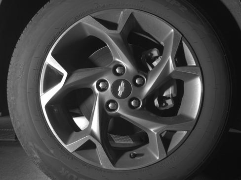 Used 2025 Chevrolet Trax LT w/ LT Convenience Package FWD image 13