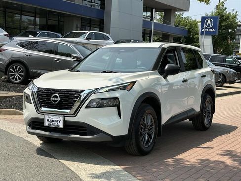 Used 2022 Nissan Rogue S image 25