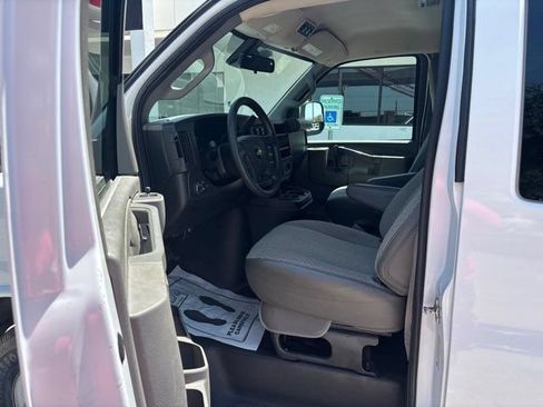Used 2020 Chevrolet Express 3500 LT w/ LT Preferred Equipment Group RWD image 16