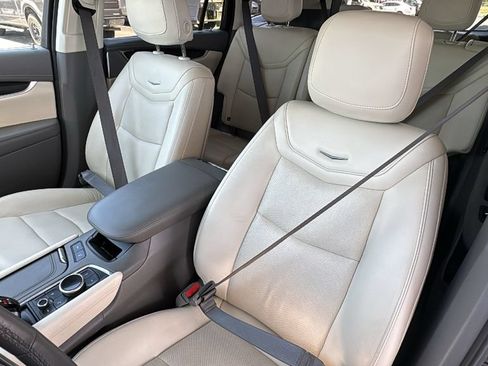 Used 2020 Cadillac XT6 Premium Luxury AWD/4WD image 23