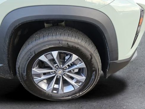 Used 2026 Chevrolet Equinox LT image 17