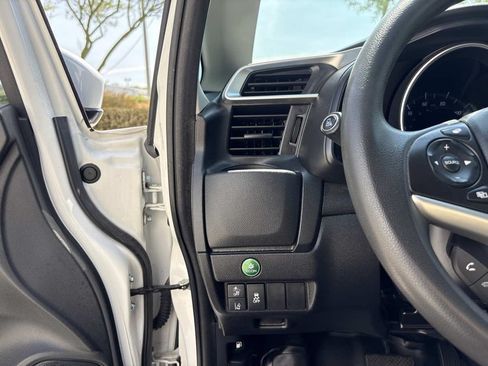 Used 2019 Honda Fit EX image 19