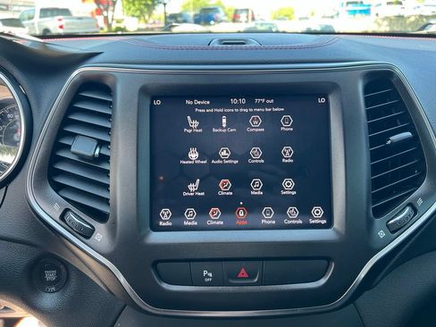 Used 2019 Jeep Cherokee Trailhawk w/ Cold Weather Group AWD/4WD image 40