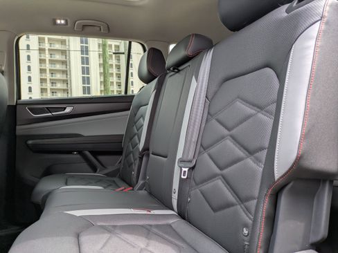 New 2026 Volkswagen Atlas Peak Edition image 15