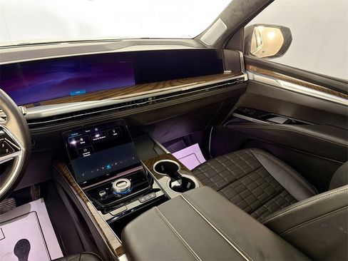 Used 2025 Cadillac Escalade Sport Platinum image 25