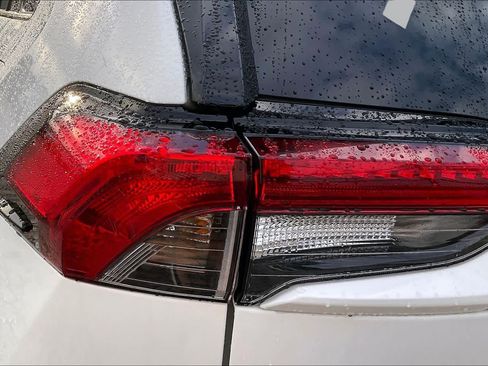 Used 2025 Toyota RAV4 LE AWD/4WD image 28