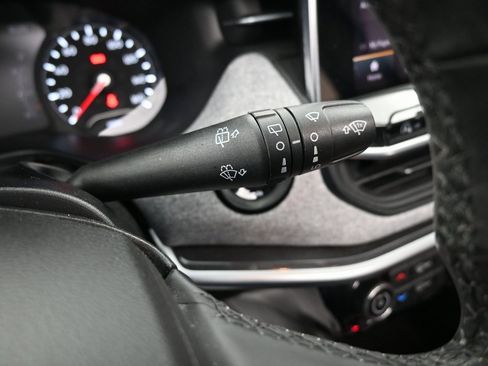 Used 2022 Jeep Compass Latitude w/ Sun and Sound Group image 19