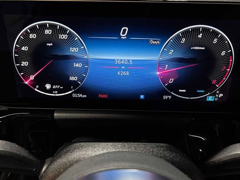 Used 2025 Mercedes-Benz GLA 250 4MATIC image 29