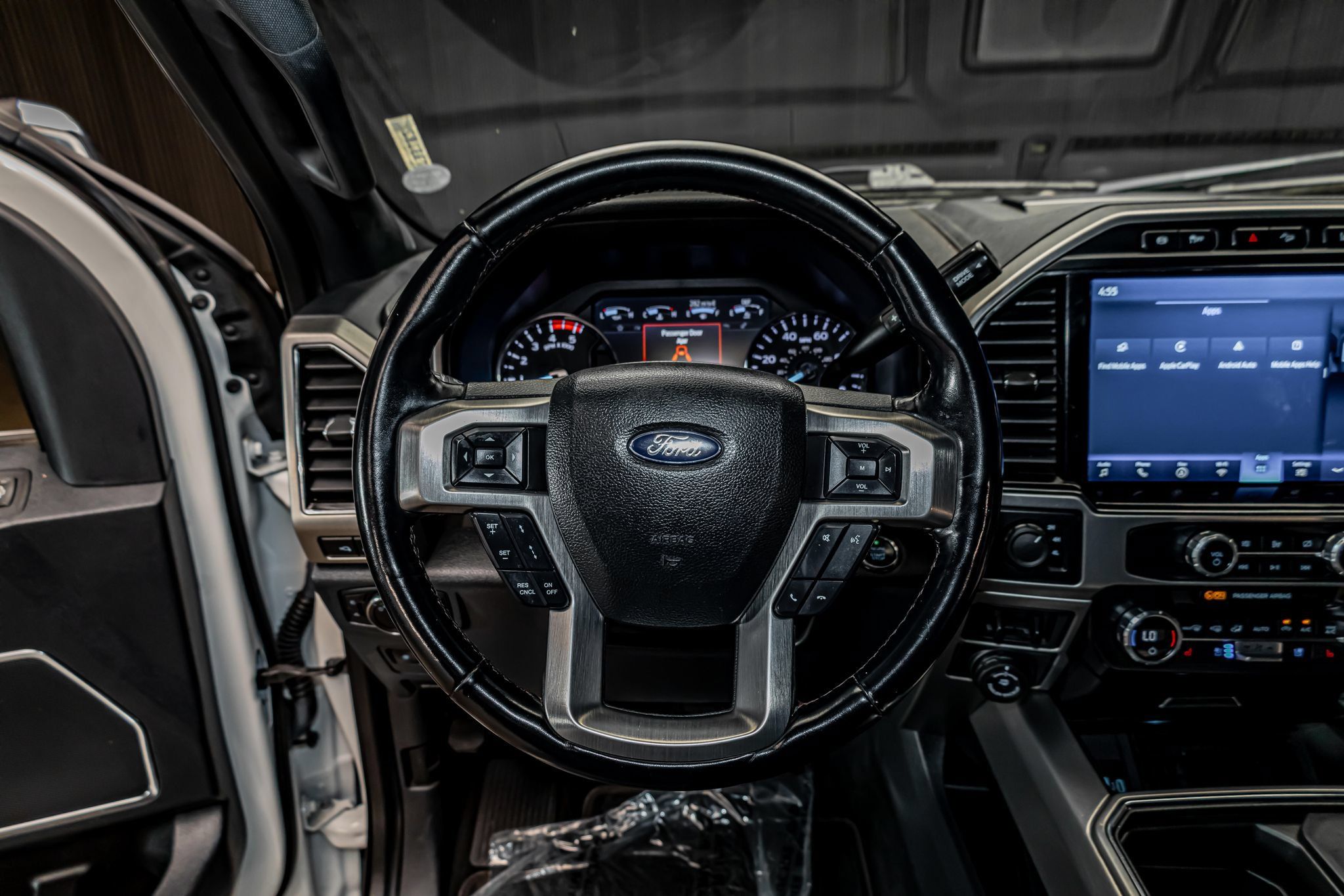 Used 2022 Ford F450 Platinum w/ FX4 Off-Road Package AWD/4WD image 15