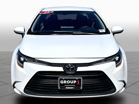 Used 2023 Toyota Corolla LE FWD image 3
