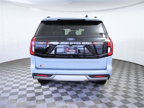 Certified 2025 Ford Expedition Platinum w/ Driver's Package image 7