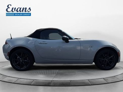 Used 2016 MAZDA MX-5 Miata Club RWD image 9