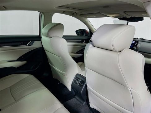 Used 2018 Honda Accord EX-L image 8