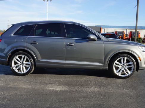 Used 2017 Audi Q7 3.0T Prestige w/ Prestige Package image 4