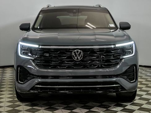 Used 2025 Volkswagen Atlas SEL Premium R-Line AWD/4WD image 4