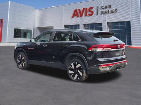 Used 2025 Volkswagen Atlas Cross Sport SE FWD image 9