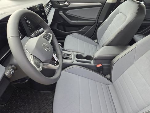New 2026 Volkswagen Jetta SE image 10