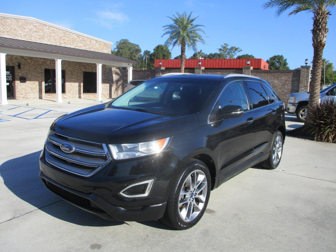 Used 2015 Ford Edge Titanium w/ Technology Package FWD image 5