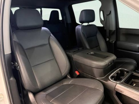 Used 2022 Chevrolet Silverado 1500 LTZ w/ LTZ Premium Package AWD/4WD image 12