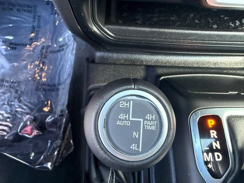 Used 2023 Jeep Wrangler Unlimited Sahara w/ Cold Weather Group AWD/4WD image 27