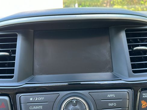 Used 2020 Nissan Pathfinder SV AWD/4WD image 20