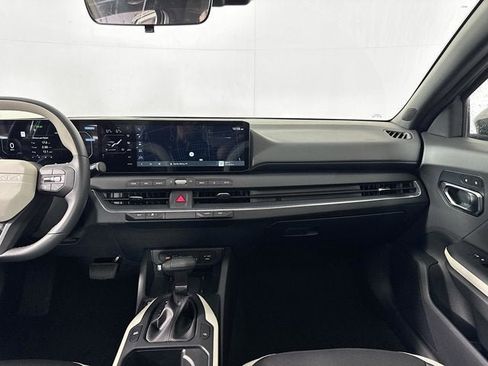 New 2025 Kia K4 GT-Line w/ GT-Line Premium Package image 28