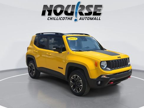 Used 2023 Jeep Renegade Trailhawk AWD/4WD image 2