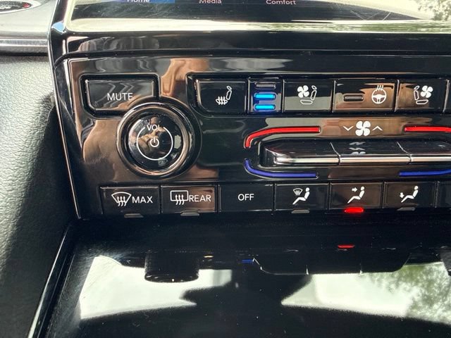 Used 2024 Jeep Grand Cherokee Overland w/ Trailer Tow Package AWD/4WD image 19