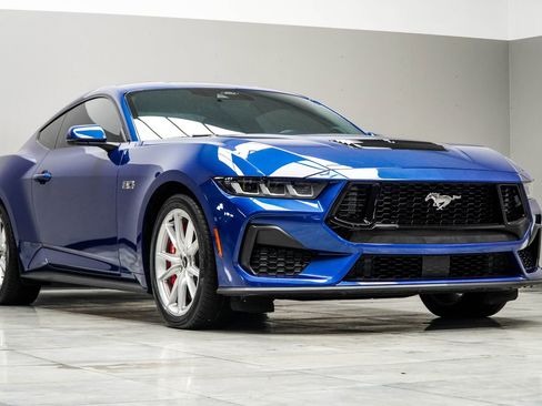 Used 2024 Ford Mustang GT Premium image 4