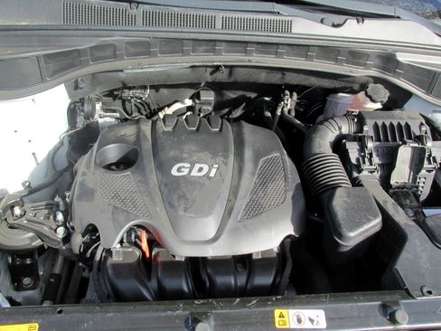 Used 2014 Hyundai Santa Fe Sport FWD image 16