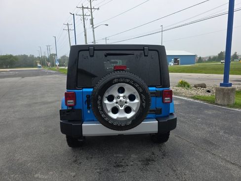 Used 2015 Jeep Wrangler Unlimited Sahara w/ Connectivity Group AWD/4WD image 4