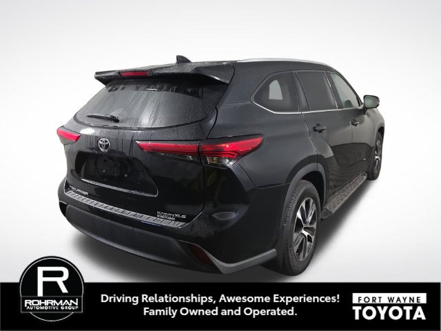 Used 2022 Toyota Highlander XLE FWD image 6