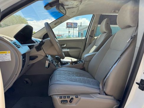 Used 2005 Volvo XC90 2.5T AWD/4WD image 12