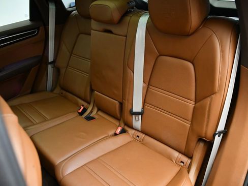 Used 2023 Porsche Cayenne Platinum Edition image 46